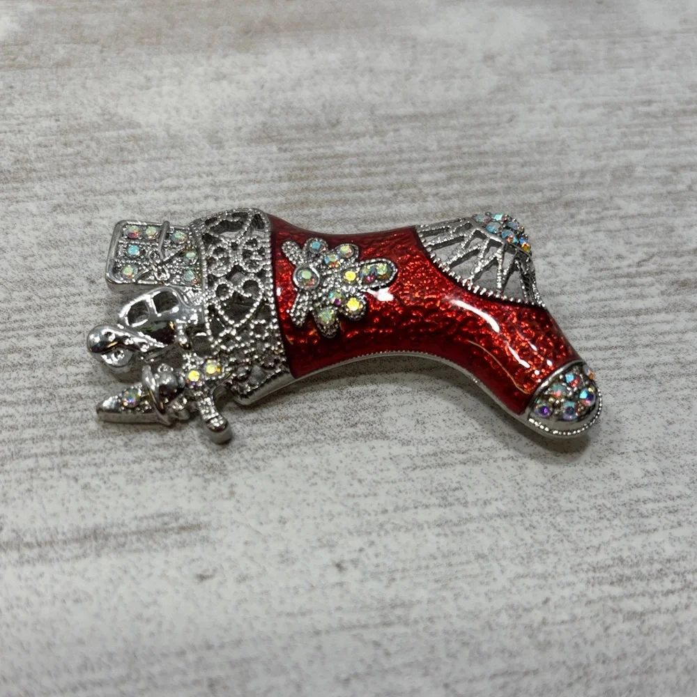 Vintage Red Enamel Silver Rhinestone Christmas Stocking Holiday Brooch Pin - Picture 4 of 6
